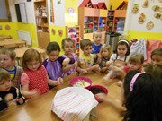 Pečeme koláče ve školce